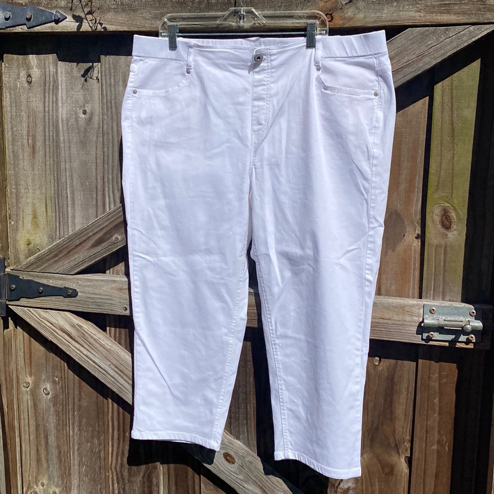 J. Jill White Relaxed Fit Capris NWT